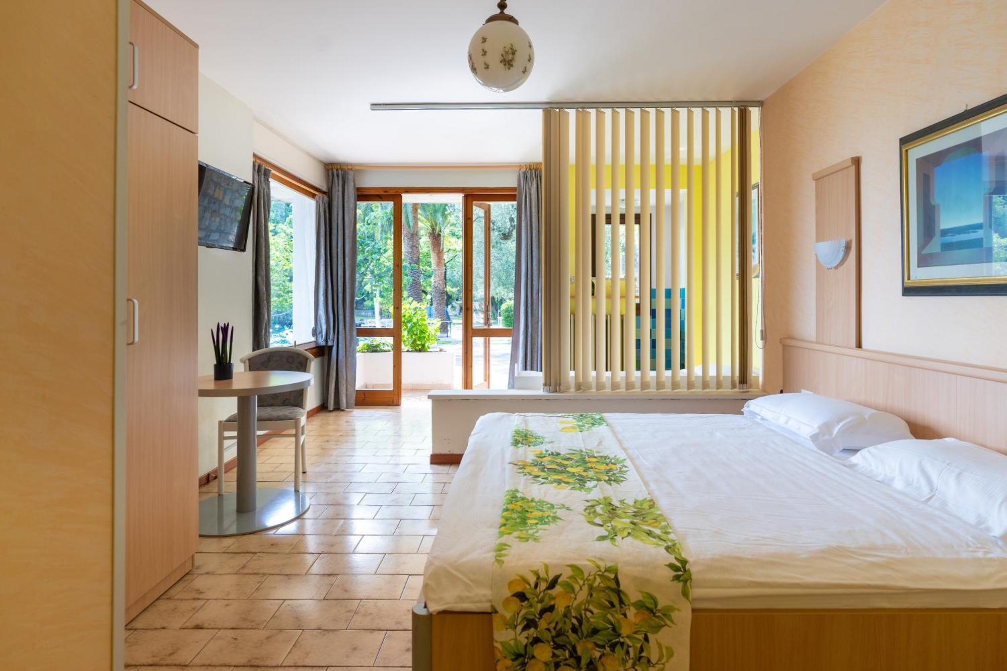 Hotel Forbisicle Tignale Εξωτερικό φωτογραφία