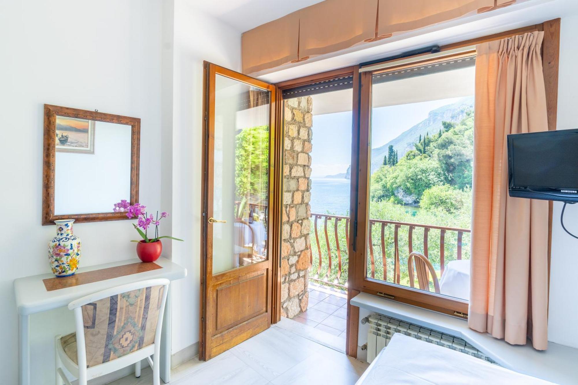Hotel Forbisicle Tignale Εξωτερικό φωτογραφία